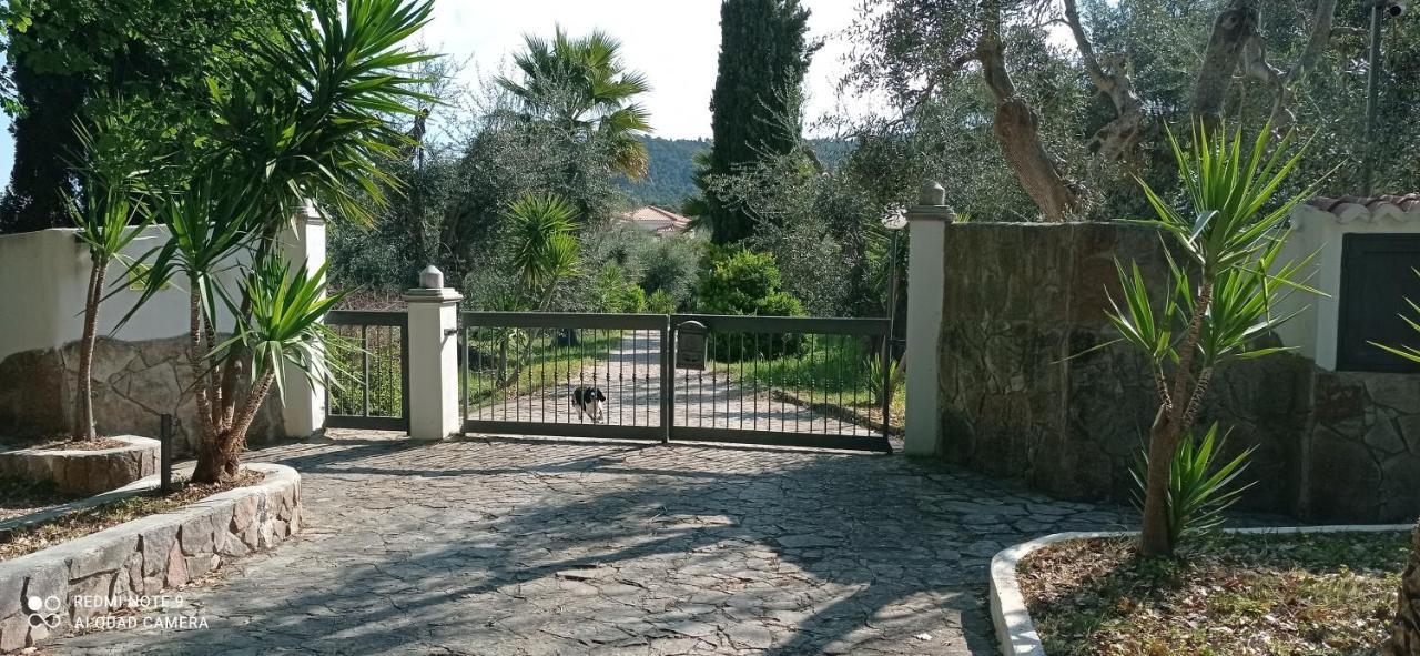 Casa Masseria Le Ville Пескичи Экстерьер фото