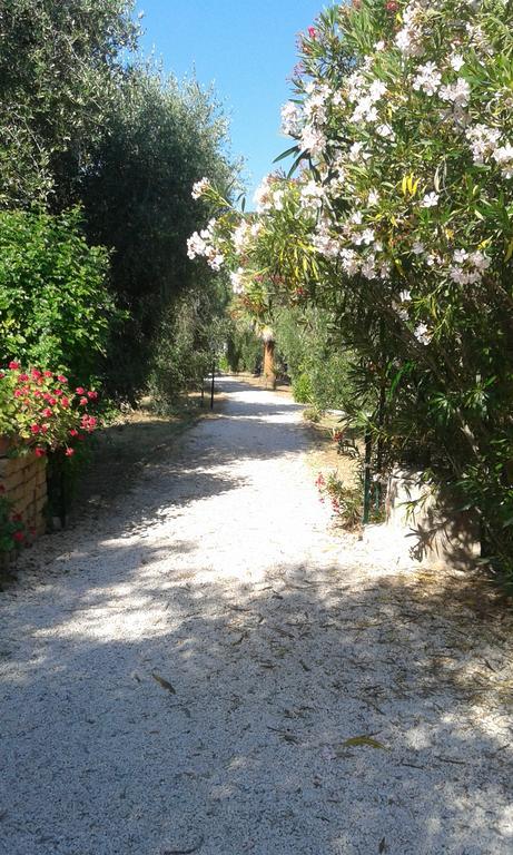 Casa Masseria Le Ville Пескичи Экстерьер фото